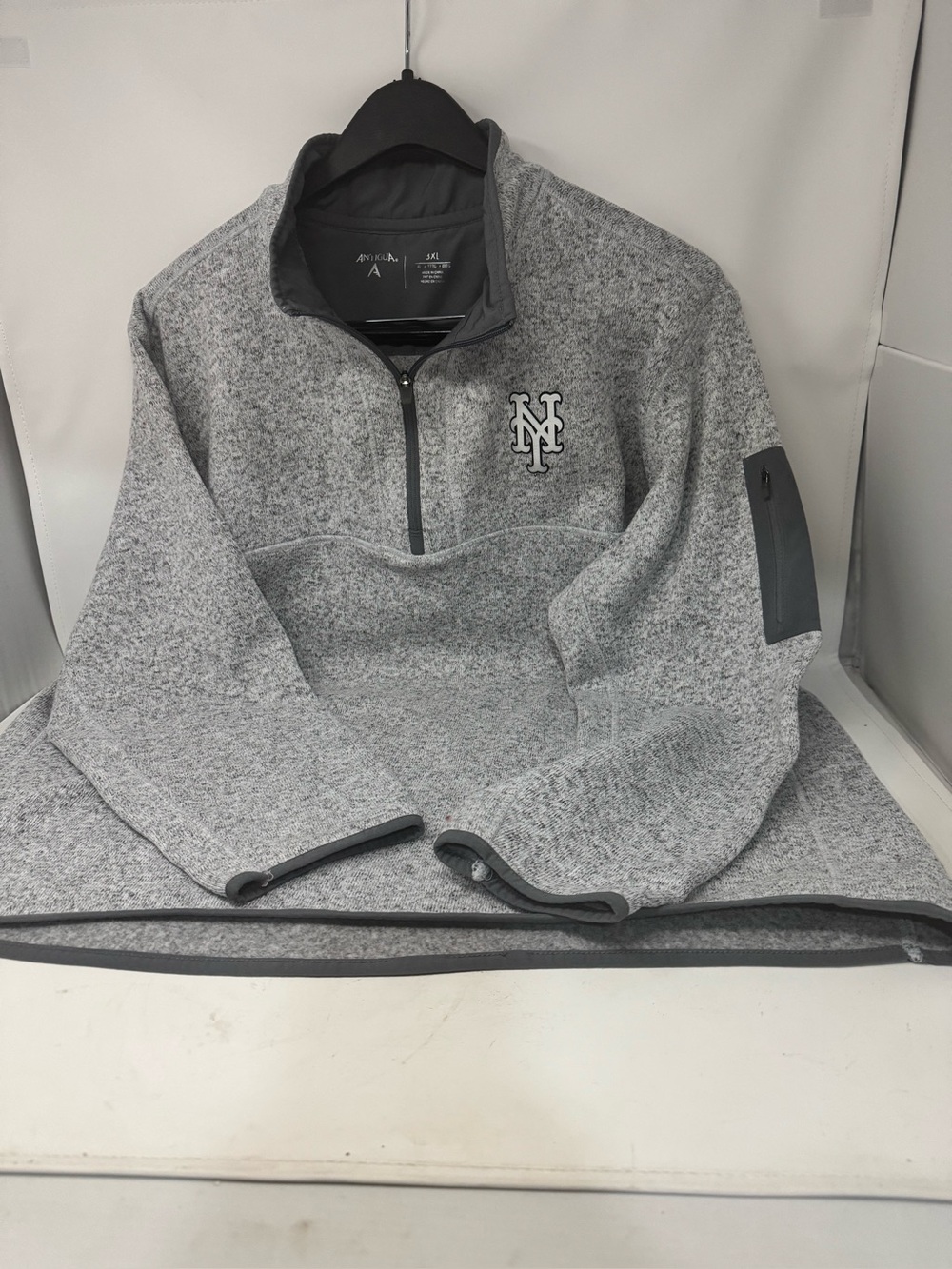 Antigua Men's Grey Quarter-Zip fleece with NY mets logo 1/4 zip fleecesize 3 XL